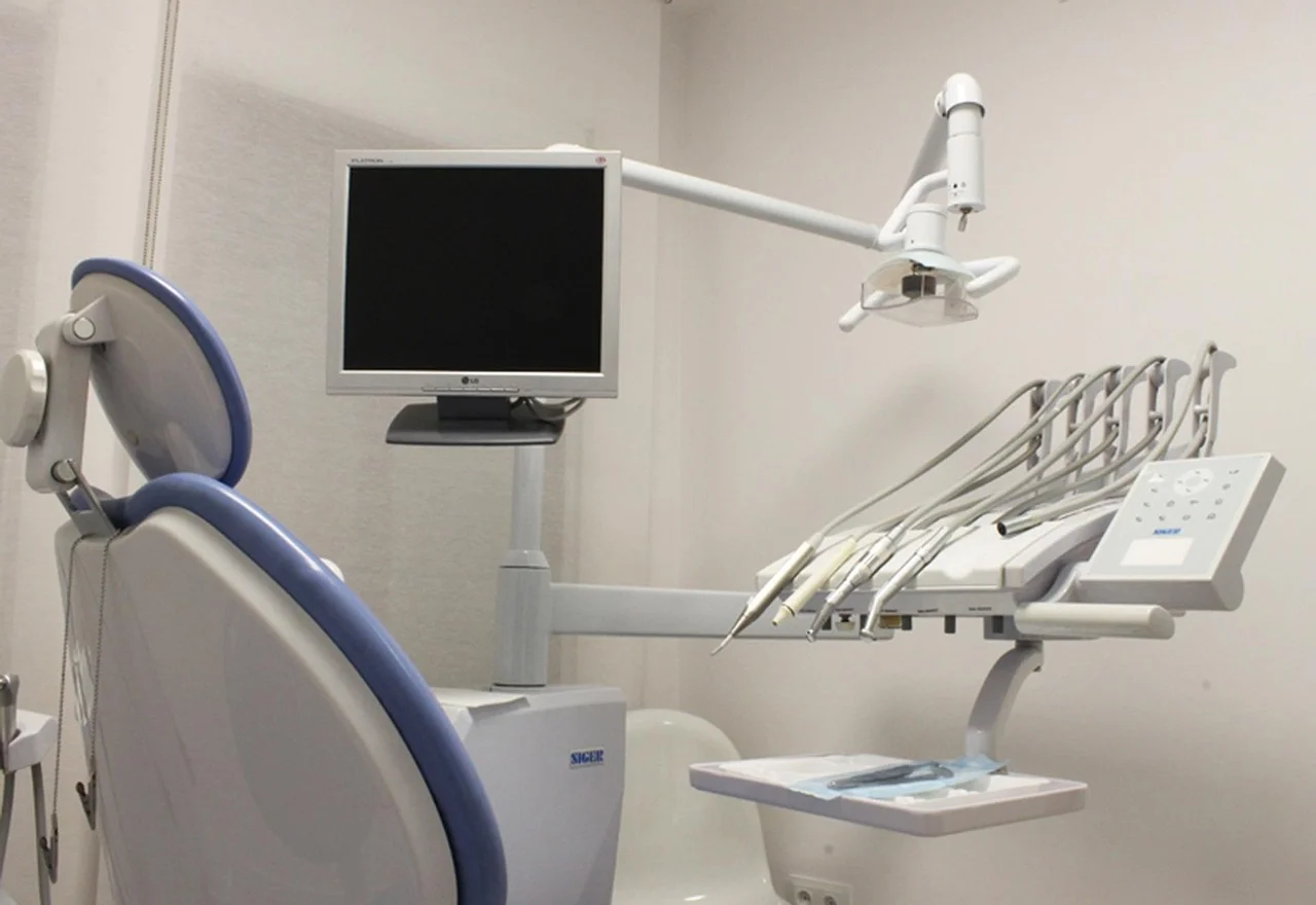 Dentysta na Mokotowie: Jak bonding zębów poprawia uśmiech? Mokotooth.com