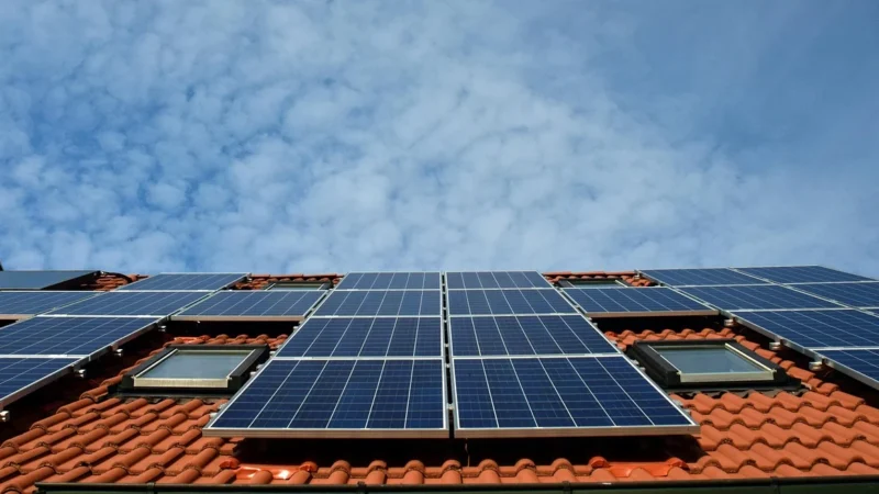 Fotowoltaika – jak przekuć energię słoneczną w realną oszczędność energii