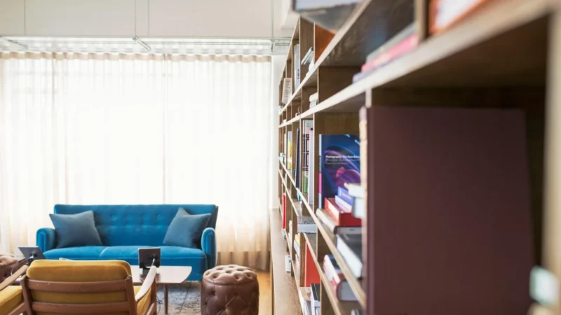 Sofa z funkcją spania Amalia czy rozkładany fotel — co wybrać do salonu